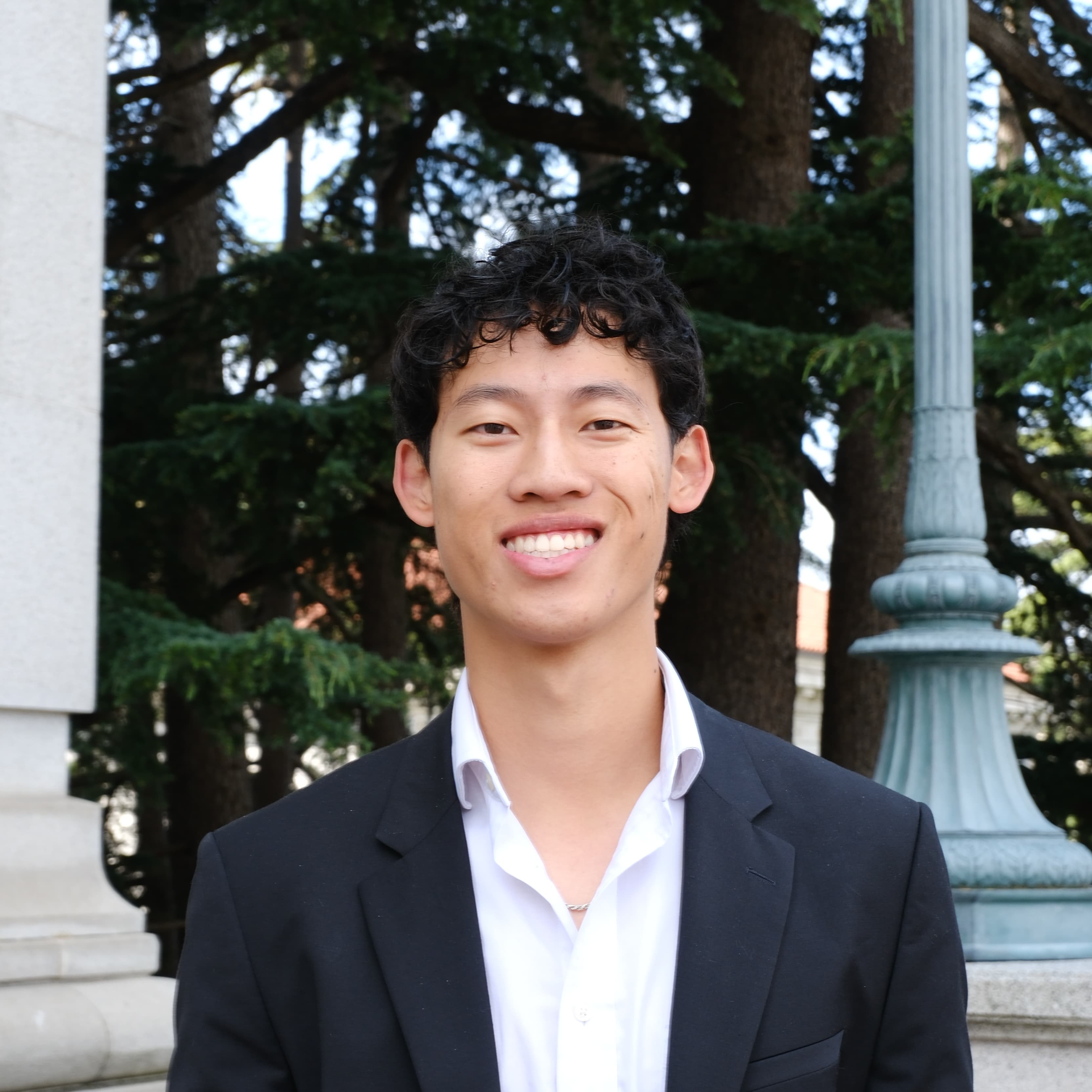 Headshot of Sean Li